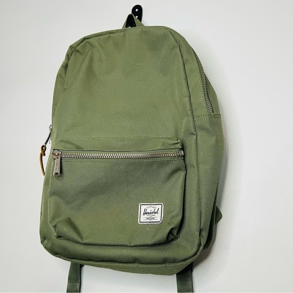 Hershel Supply Co. Green Classic 21.5L Backpack - Picture 4 of 11